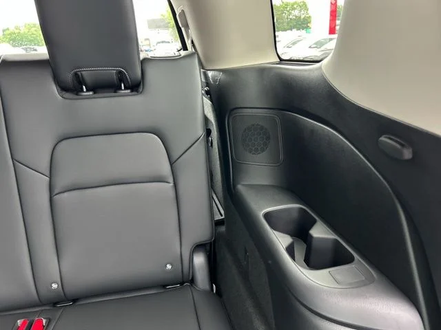 2026 Nissan Pathfinder Platinum - Photo 21