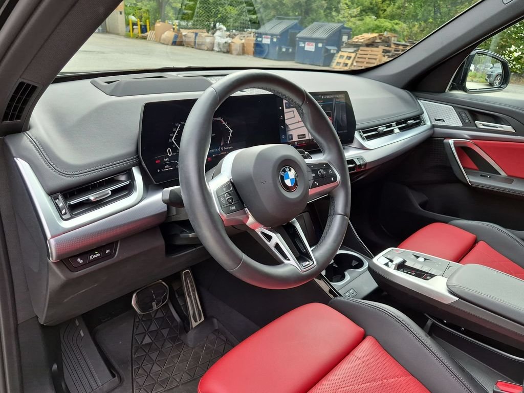 Used 2023 Black BMW xDrive28i image 15