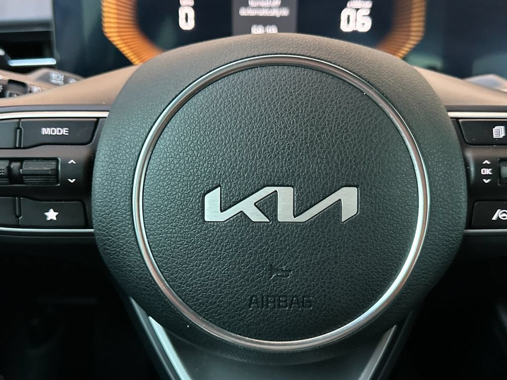 2025 Kia K5 GT-Line - Photo 40