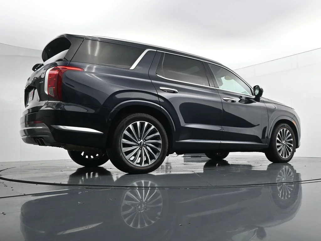 Used 2024 White Hyundai Calligraphy image 32
