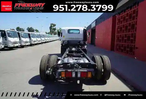 2024 Isuzu NPR HD - Photo 9
