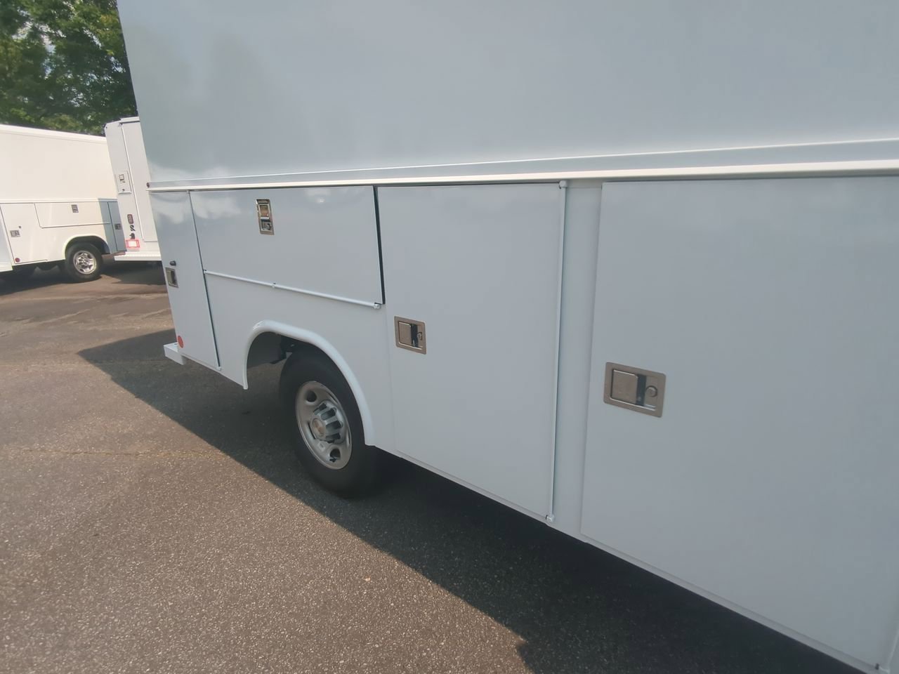 New 2025 Summit White GMC Work Truck image 23