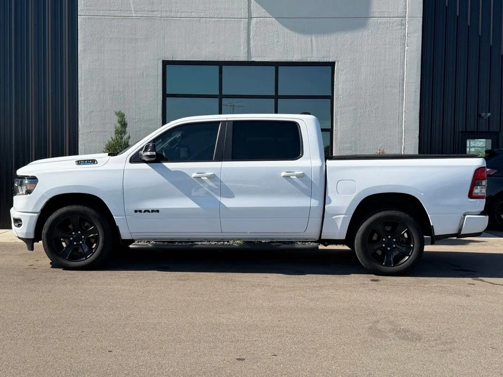 Used 2021 White Ram Big Horn/Lone Star image 2