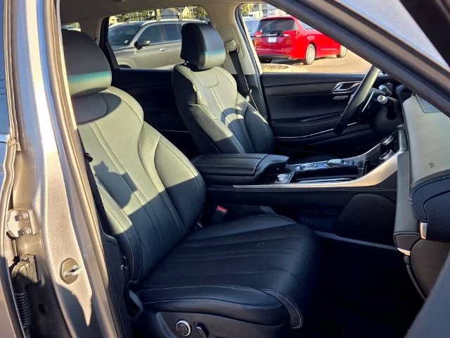 Used 2024 Silver Genesis 2.5T image 19