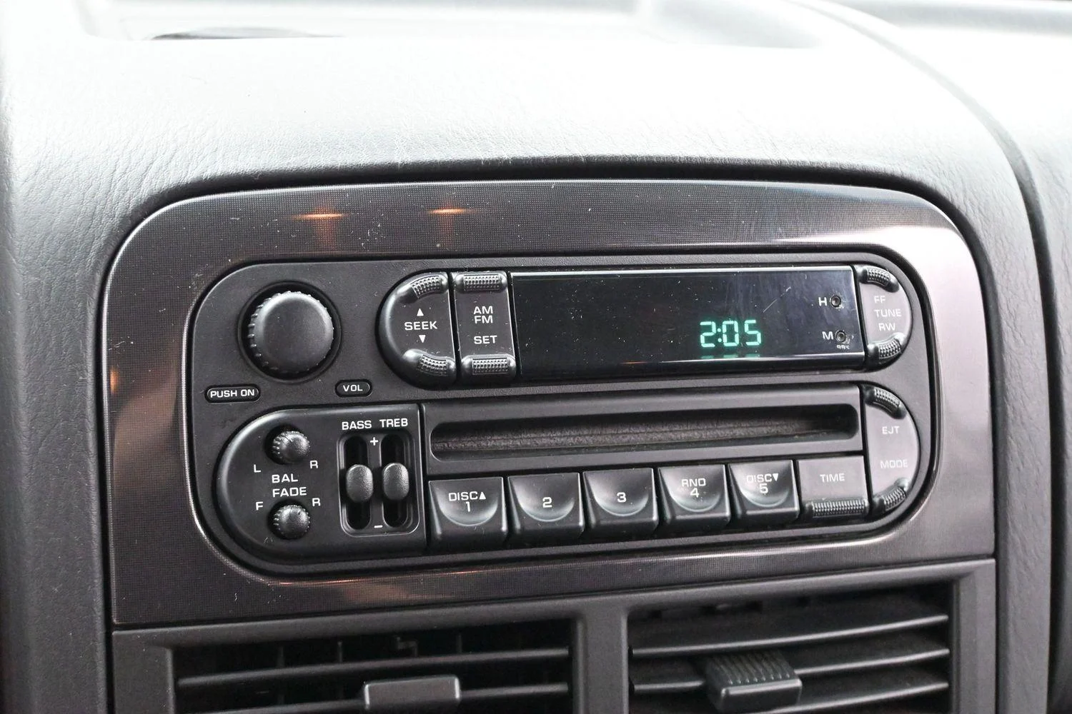 Used 2004  Jeep Columbia Edition 2WD image 21