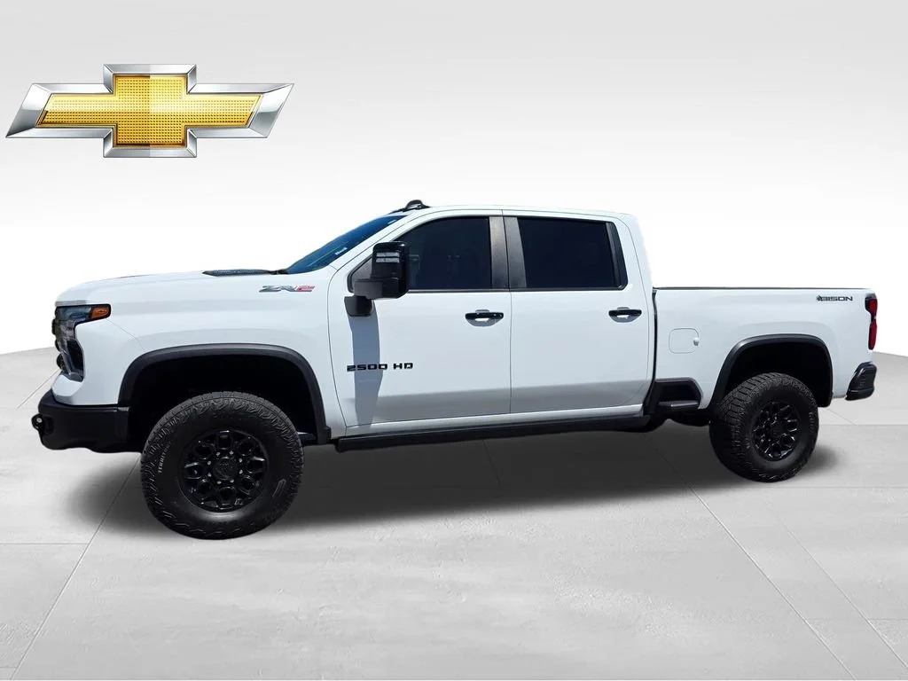 Used 2024 Summit White Chevrolet ZR2 image 3