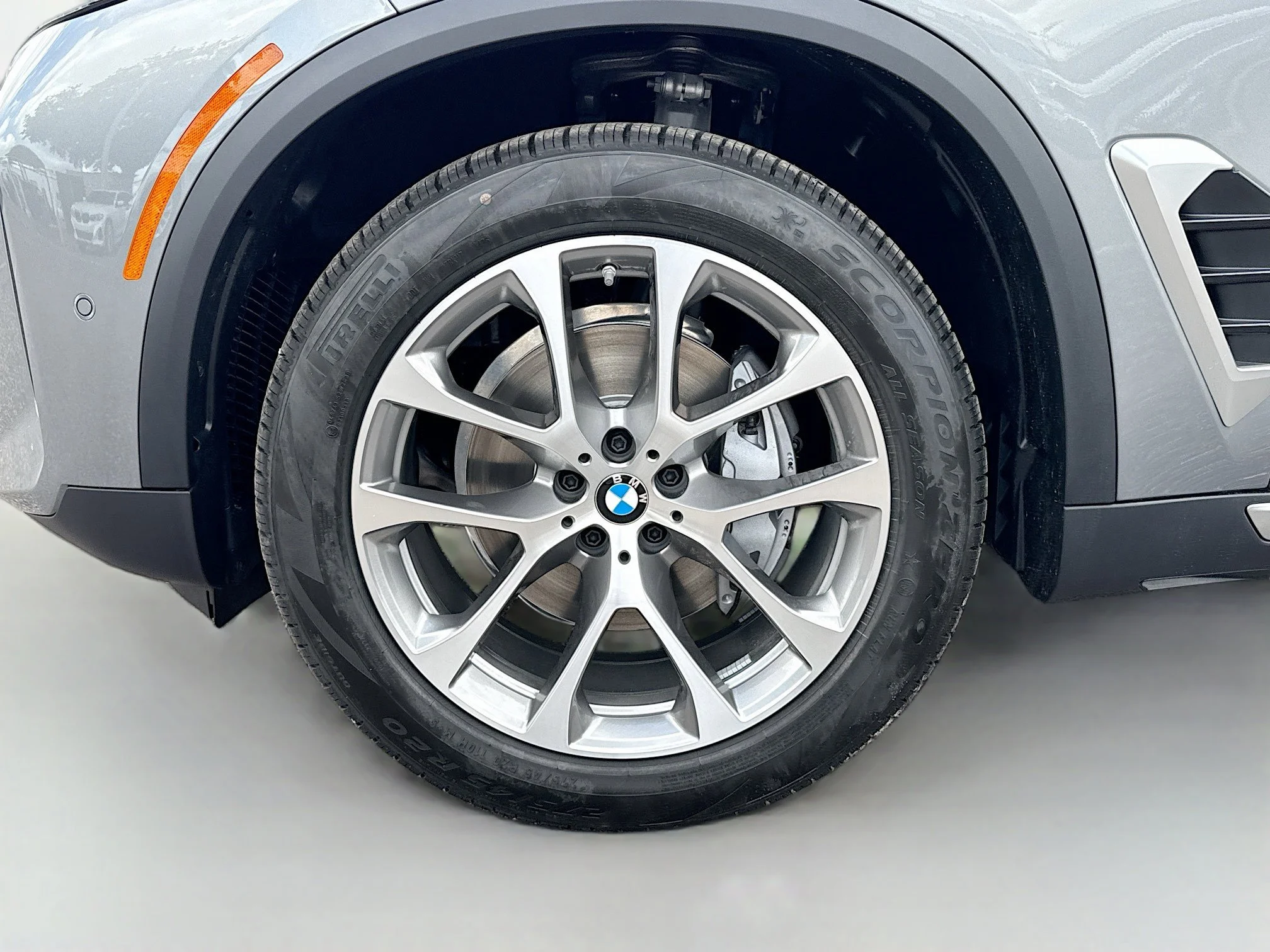 New 2026 Skyscraper Grey Metallic BMW sDrive40i image 42