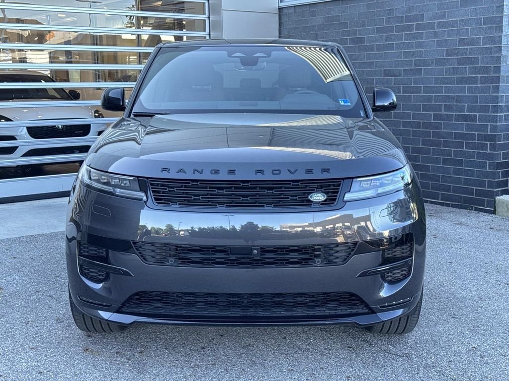 New 2026 Carpathian Grey Land Rover Dynamic SE image 2