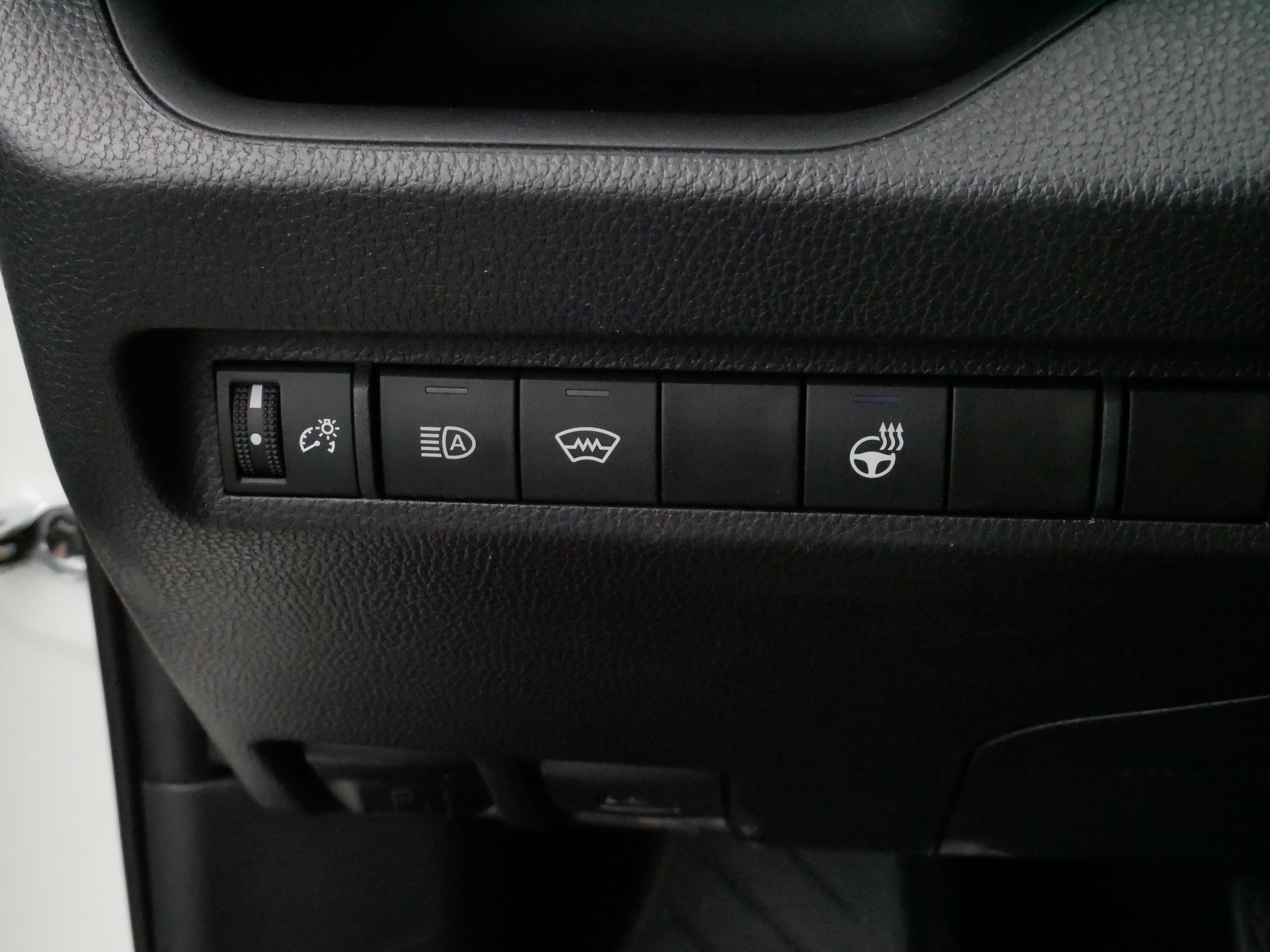 Used 2024 Ice Cap Toyota XLE image 27
