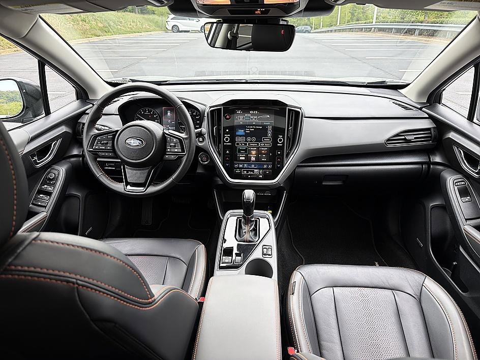 Used 2025 Ice Silver Metallic Subaru Limited image 19