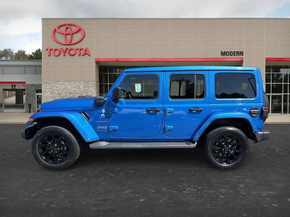 Used 2024 Hydro Blue Pearlcoat Jeep Sahara image 7