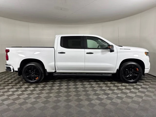 Used 2025 Summit White Chevrolet RST image 2
