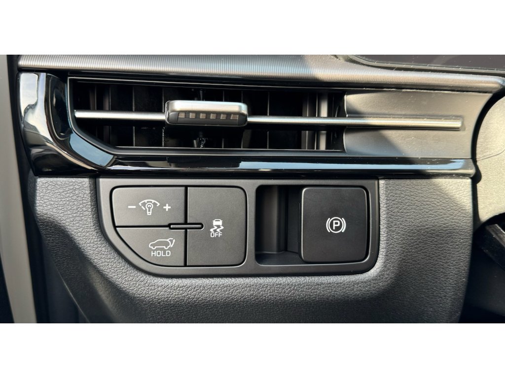 New 2026 Glacial White Pearl Kia EX image 21