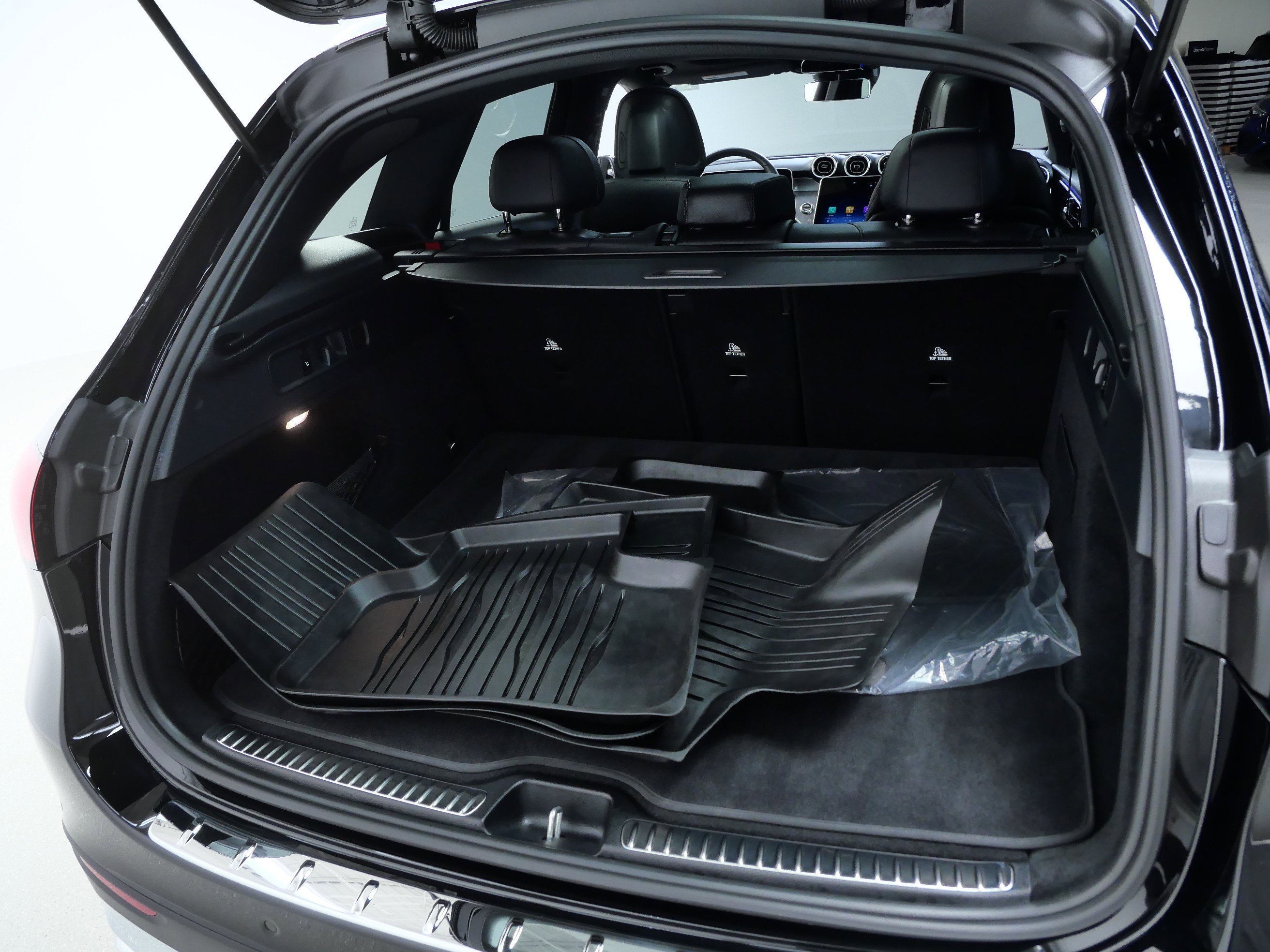 Certified Used 2026 Black Mercedes-Benz GLC 300 image 7