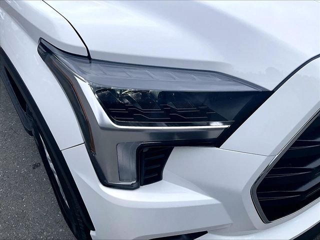 Used 2024 White Toyota SR5 image 32