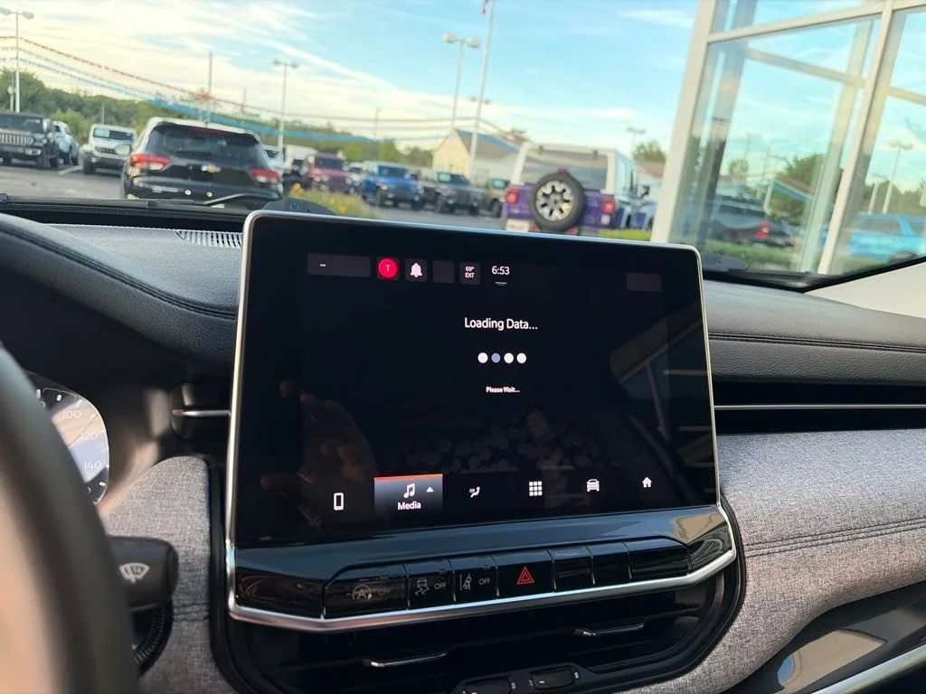 Used 2022 Black Jeep Latitude image 34