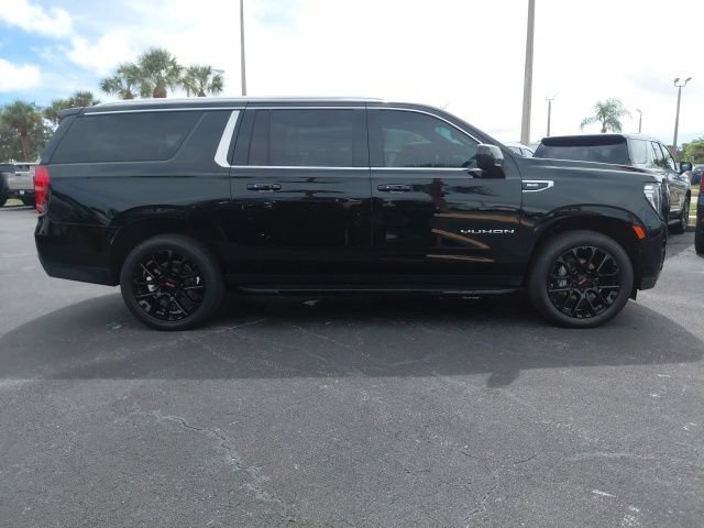 Used 2024 Onyx Black GMC SLE image 3