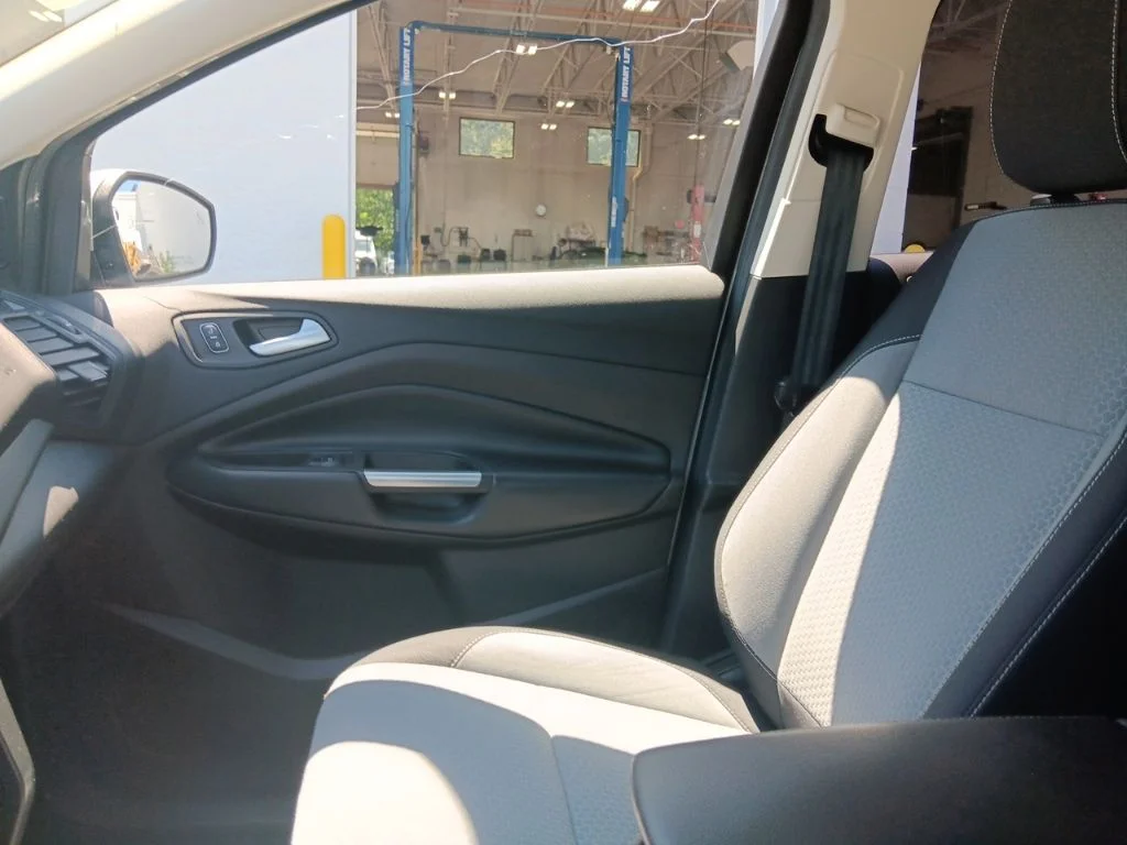 Used 2019 Ingot Silver Metallic Ford SE image 23