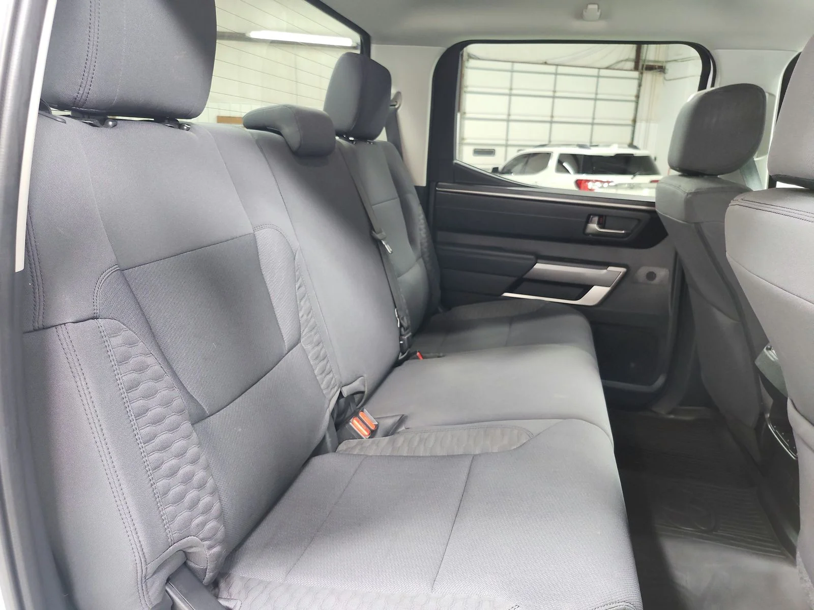Used 2022 White Toyota SR5 image 39