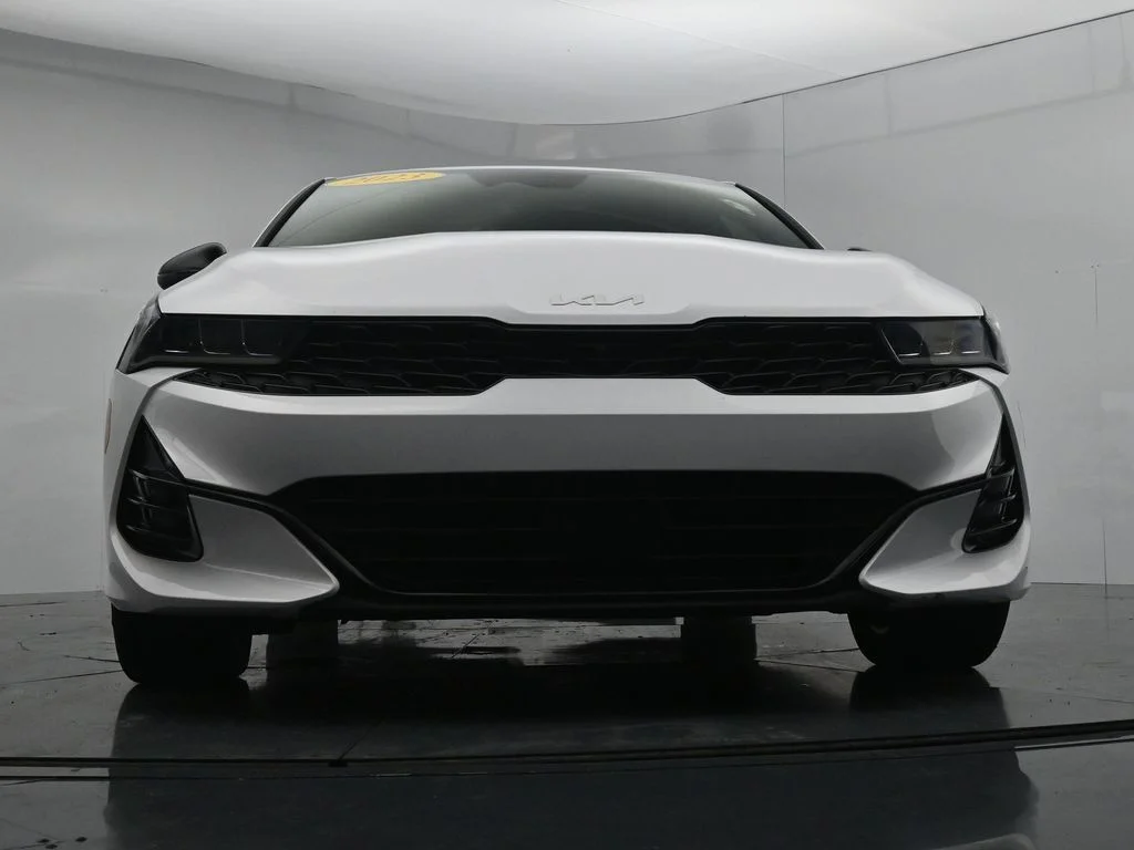 Used 2023 White Kia GT-Line image 33