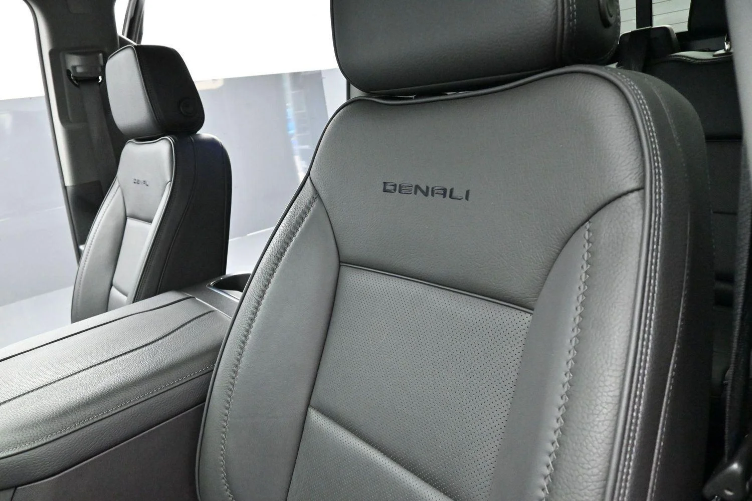 Used 2024 Sterling Metallic GMC Denali image 16