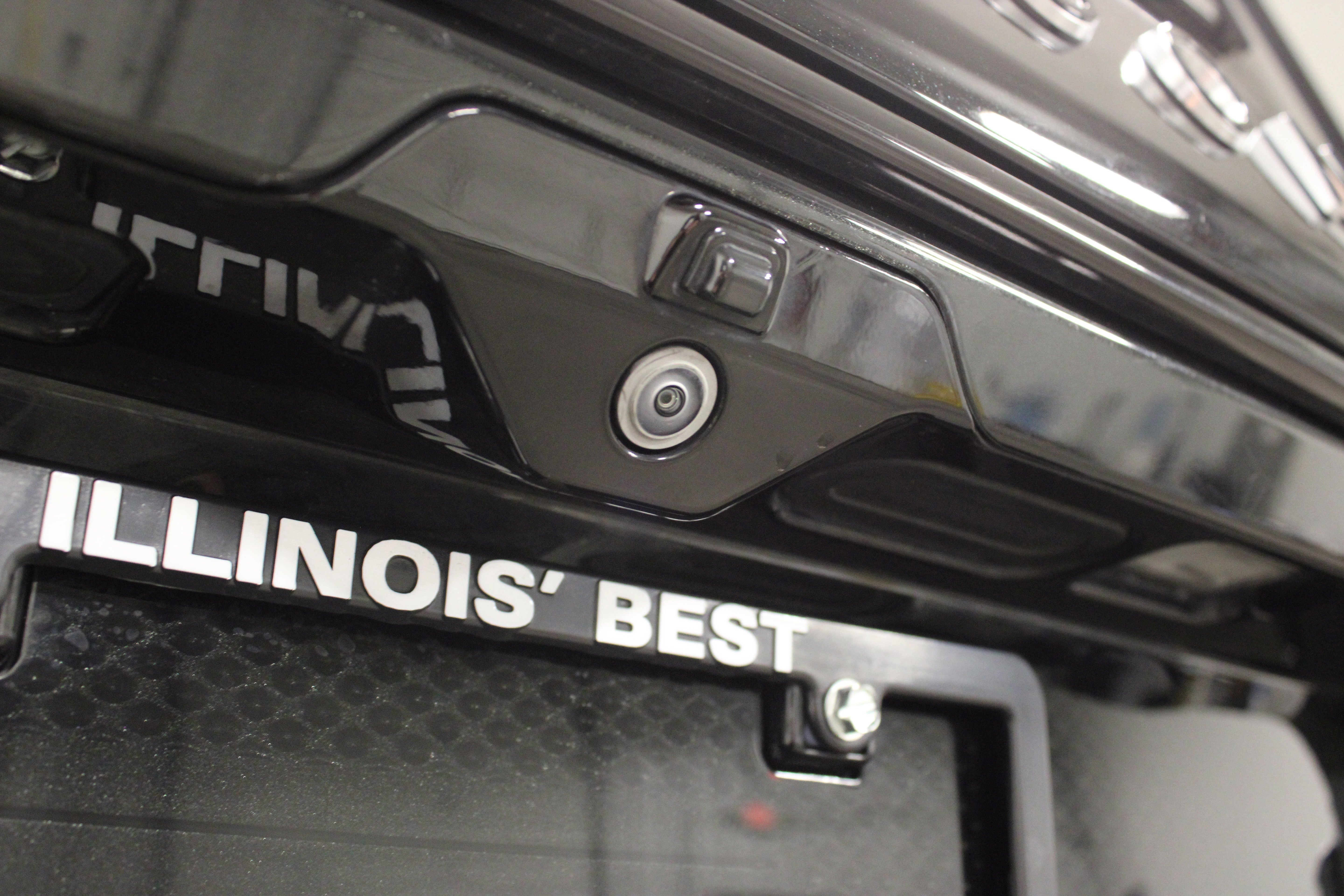Used 2023 Diamond Black Crystal Pearlcoat Jeep Series II image 13