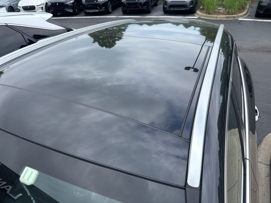 Used 2023 Graphite Gray Metallic Mercedes-Benz GLC 300 image 20