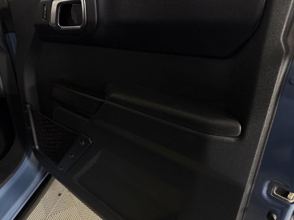 Used 2025 Gray Ford Badlands image 32