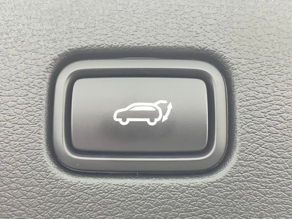 Used 2026 Black Kia X-Line image 12