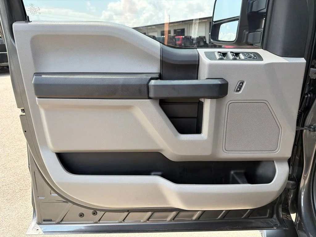 Used 2018 Gray Ford XL image 25