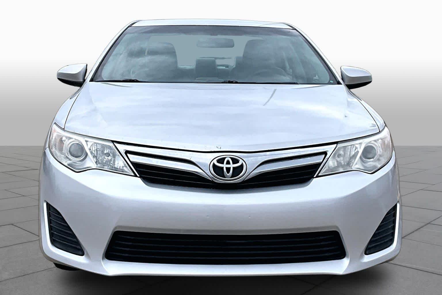 Used 2012 Classic Silver Metallic Toyota LE image 3