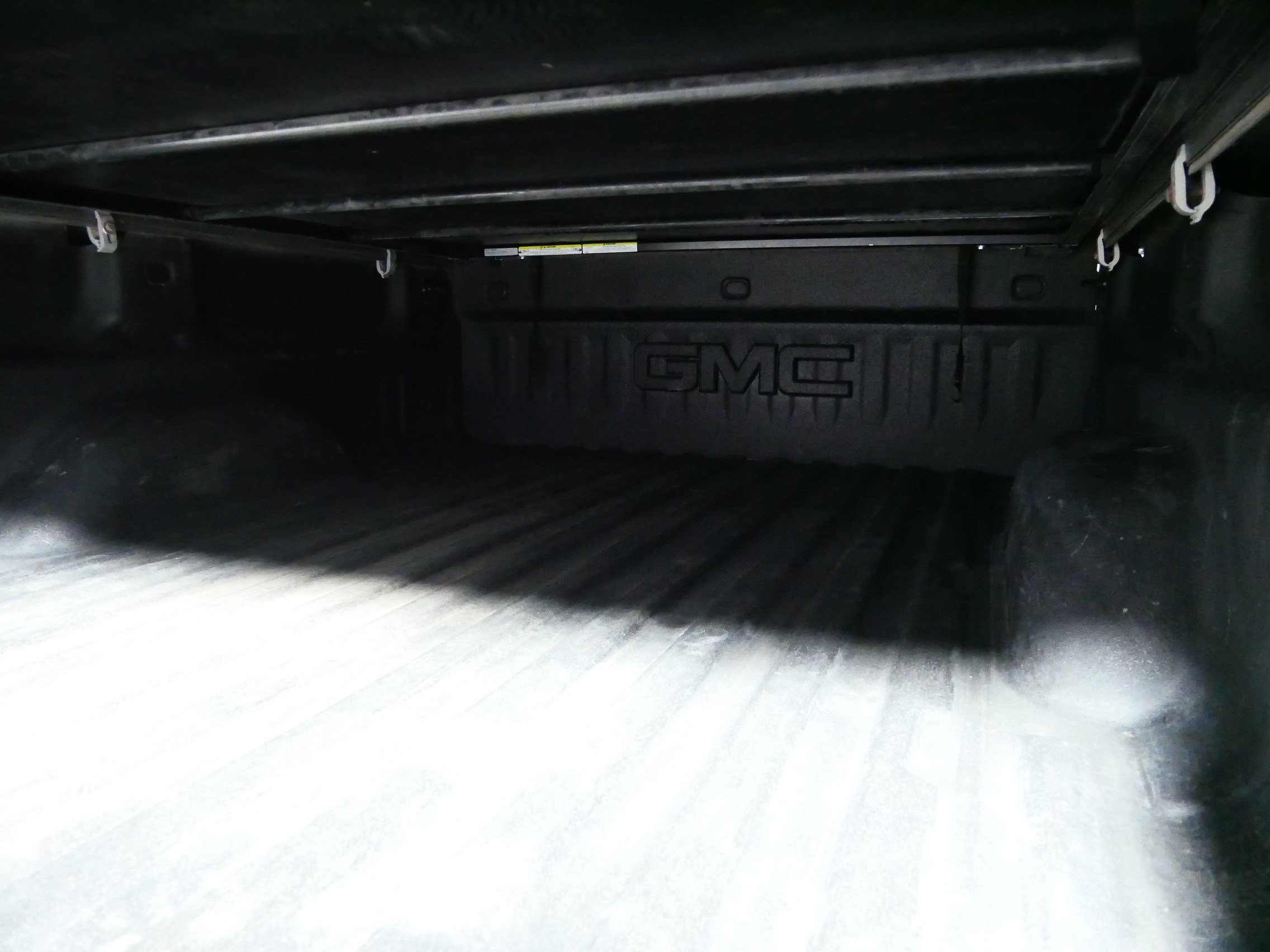 Used 2018 WHITE FROST TRICOAT GMC SLT image 18