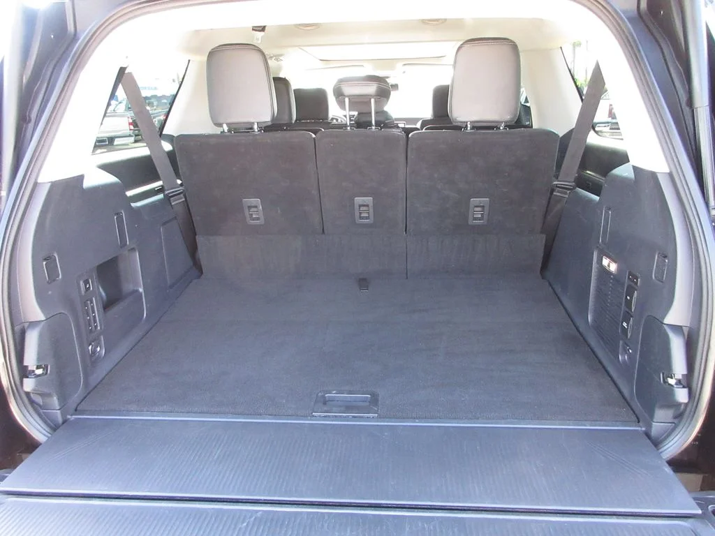 Used 2025 Black Metallic Ford Platinum image 26