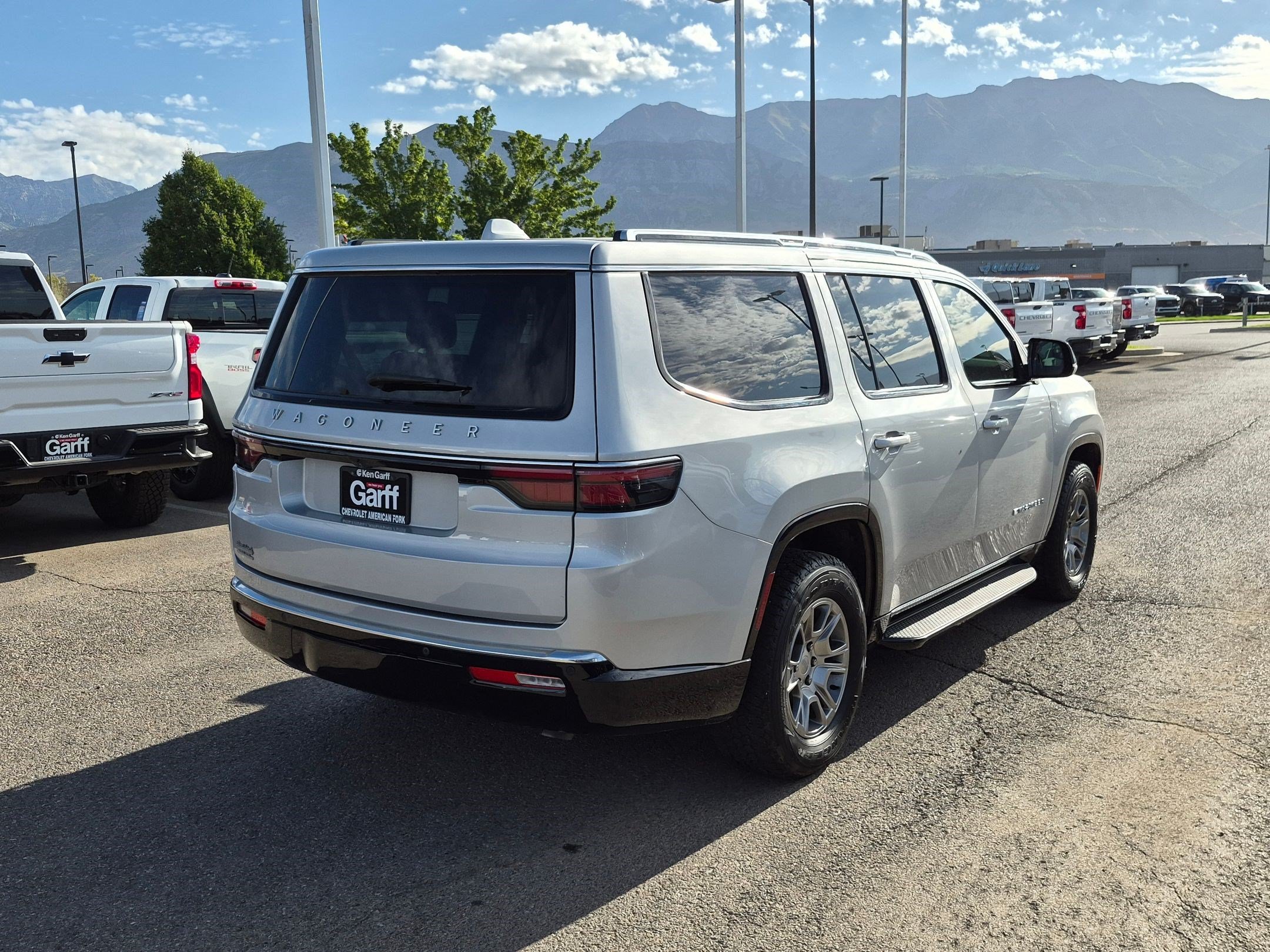 Used 2023 Silver Zynith Jeep Base image 3