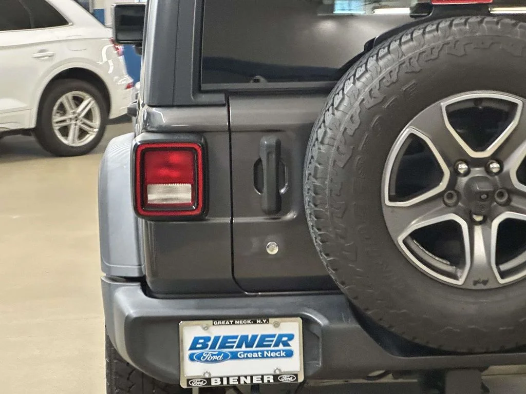 Used 2018 Gray Jeep Unlimited Sport S image 14