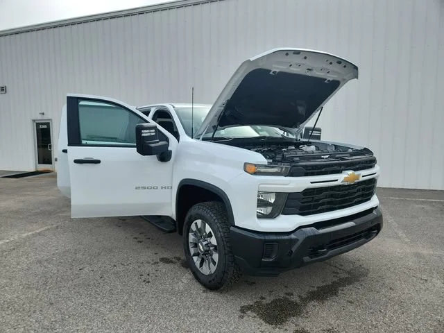 2026 Chevrolet Silverado 2500 HD Custom - Photo 11