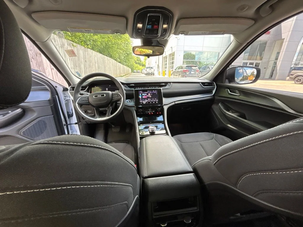 Used 2023 Bright White Clearcoat Jeep Laredo image 20