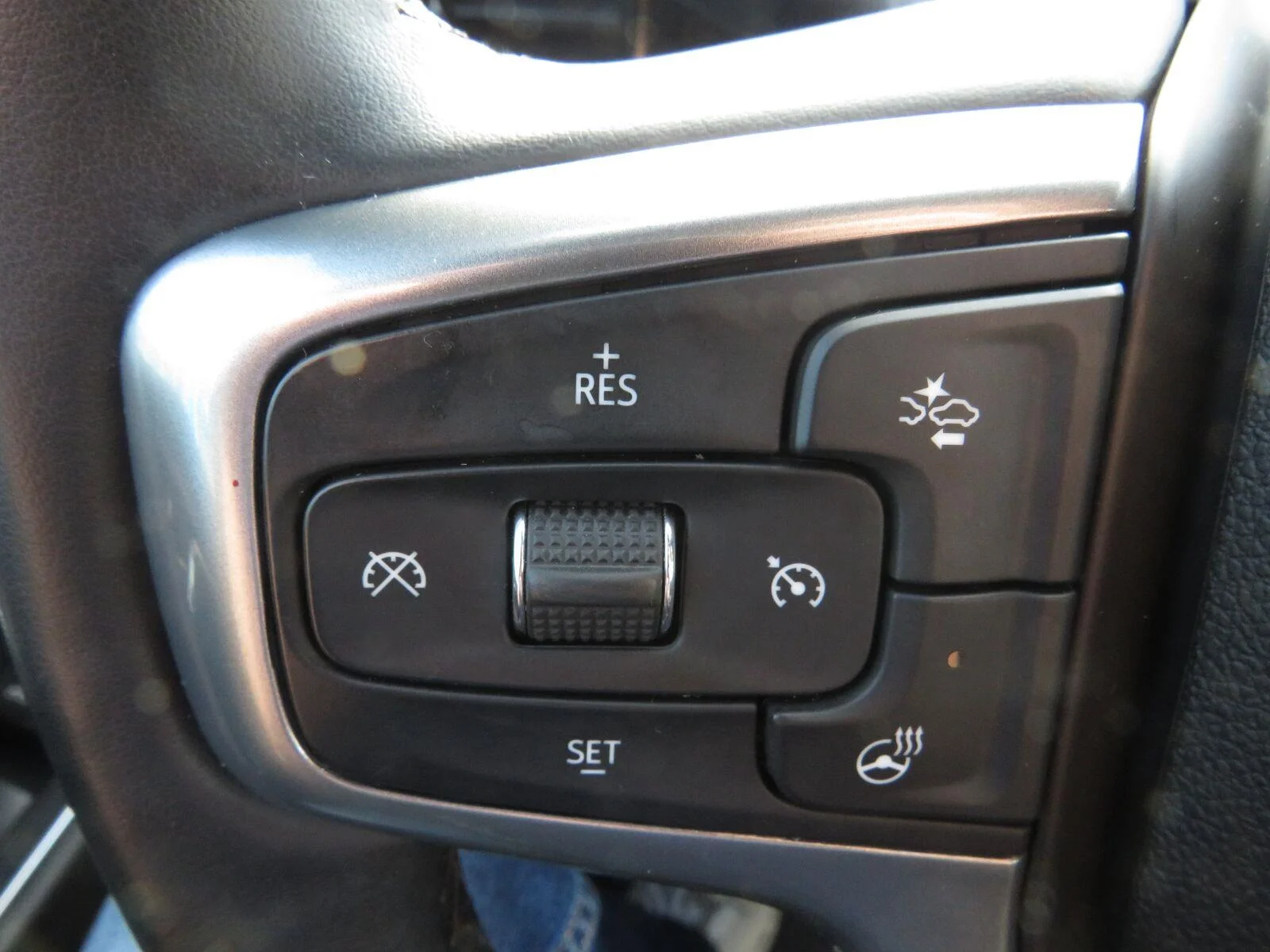 Used 2023 STERLING GRAY METALLIC Chevrolet RST image 30
