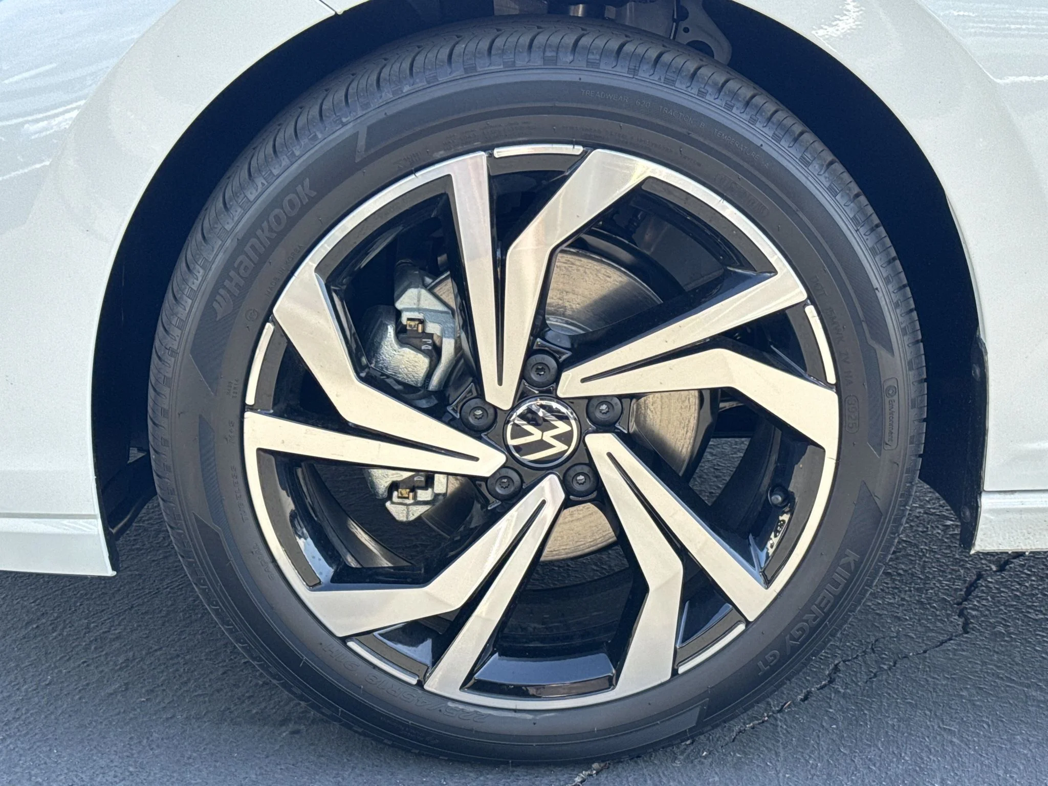 New 2026 Opal White Pearl Volkswagen SEL image 11