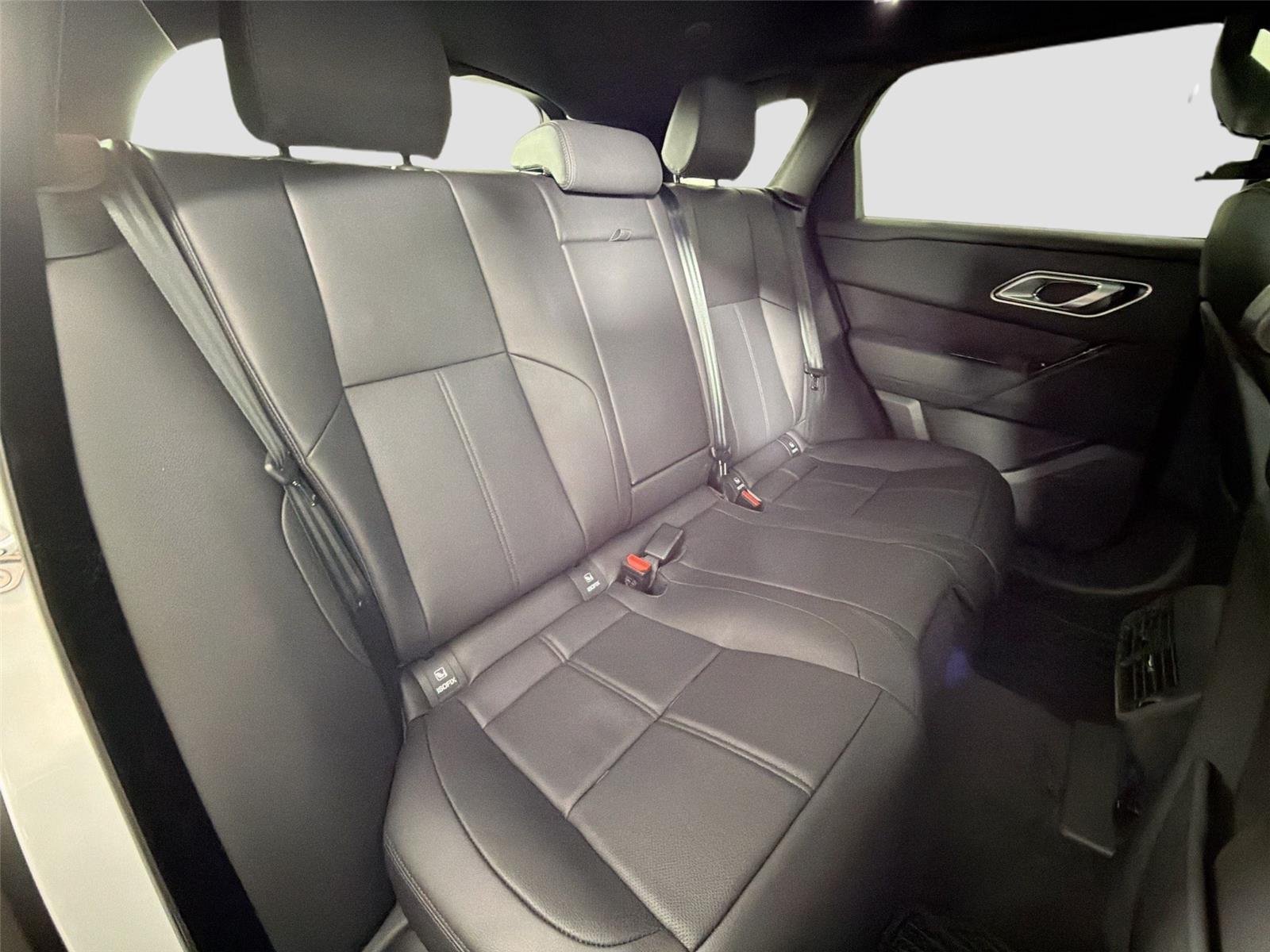 New 2026 Fuji White LAND ROVER Dynamic SE image 26