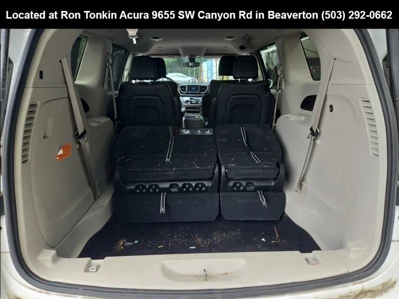 Used 2019 Bright White Clearcoat Chrysler Touring L image 7