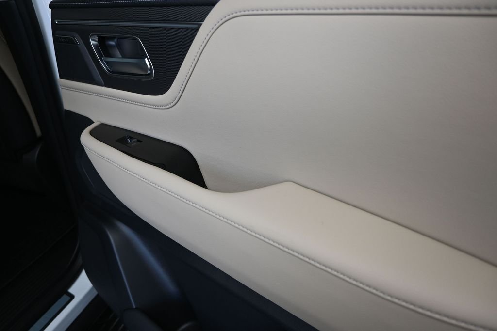 New 2026 RADIANT WHITE INFINITI Pure 2WD image 22