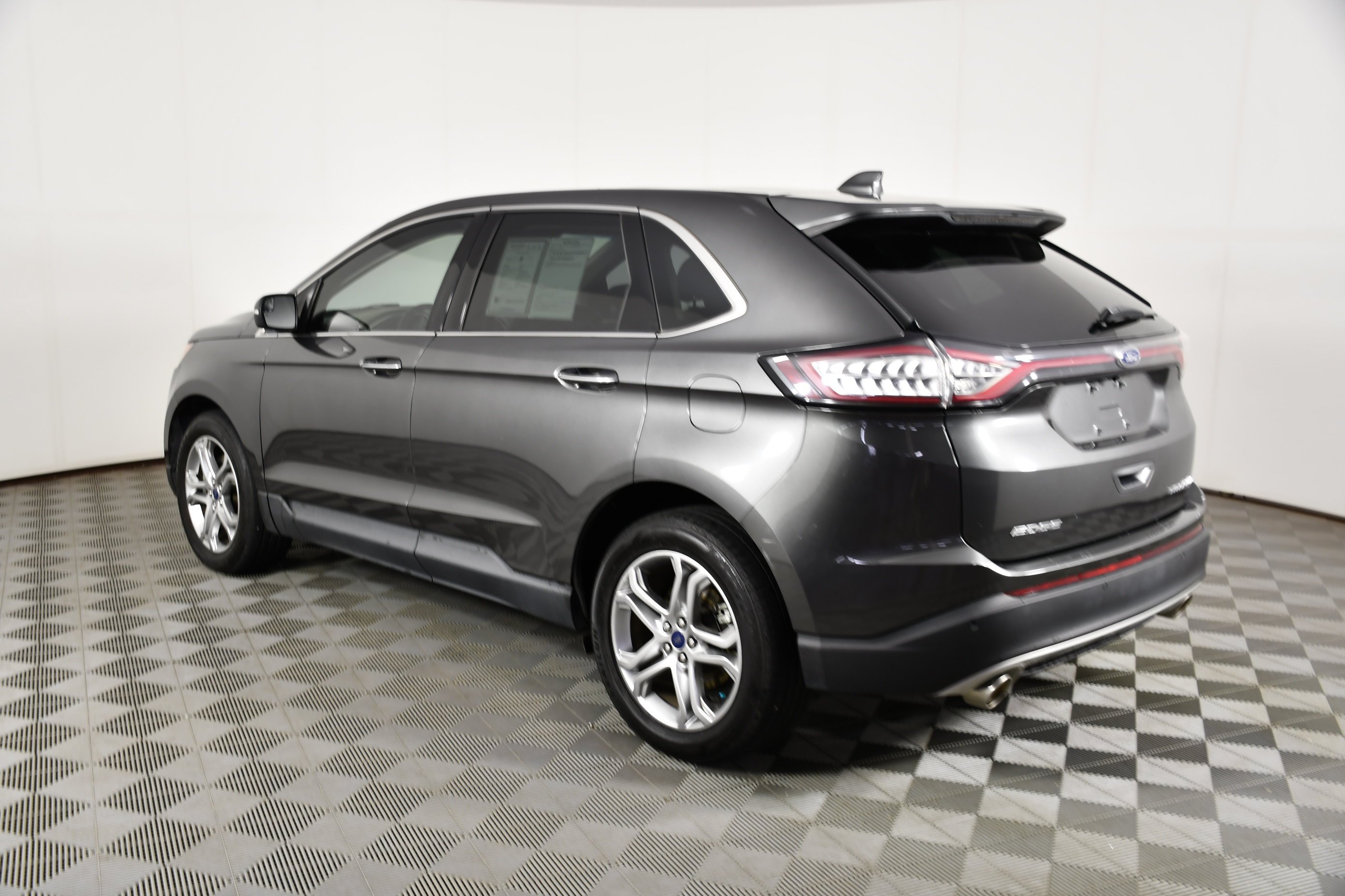 Used 2016 Magnetic Ford Titanium image 8