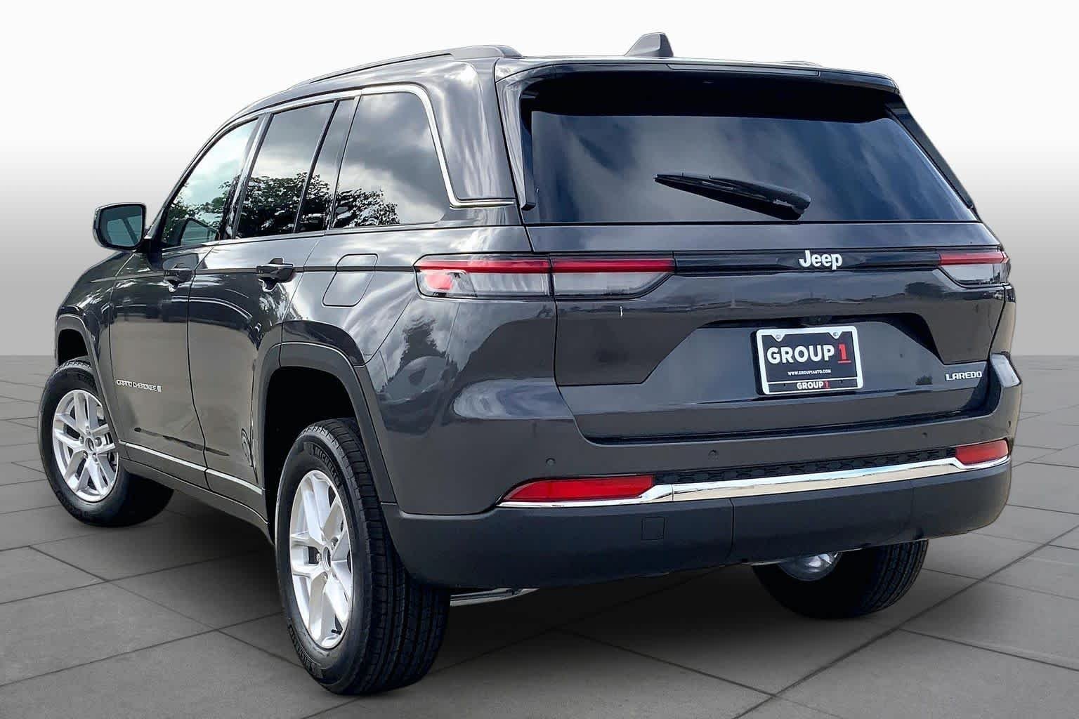 New 2026 Baltic Gray Metallic Clear-Coat Exterior Paint Jeep Laredo X image 12