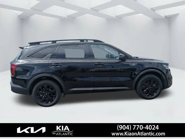 Used 2023 Black Kia X-Line S image 2