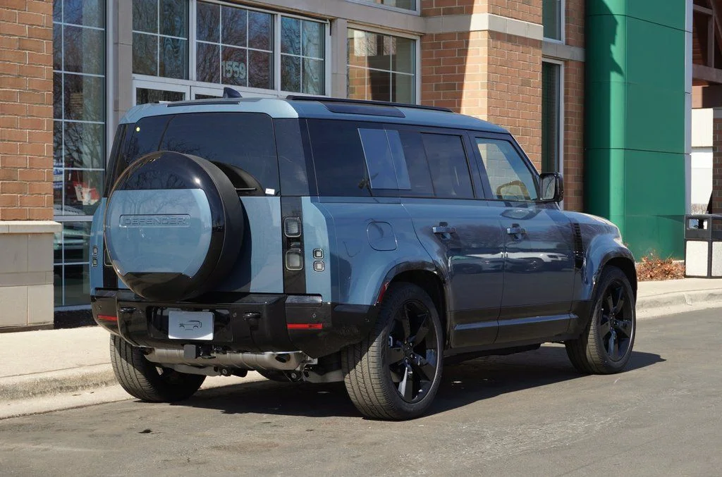 Certified Used 2026 Blue Land Rover X-Dynamic SE image 8