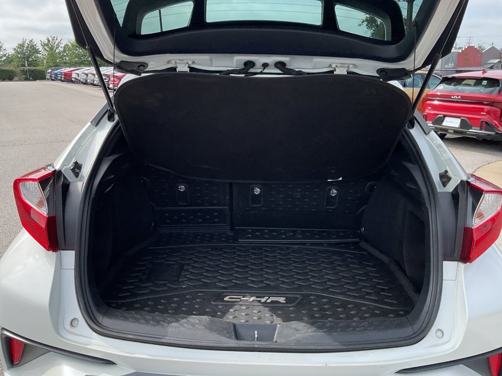 Used 2019 Blizzard Pearl Toyota XLE image 14