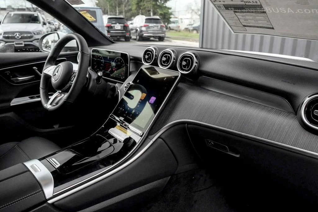 New 2026 Polar White Mercedes-Benz GLC 300 image 53