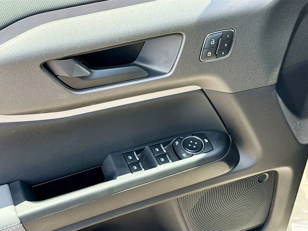 Used 2025 Beige Ford Badlands image 19