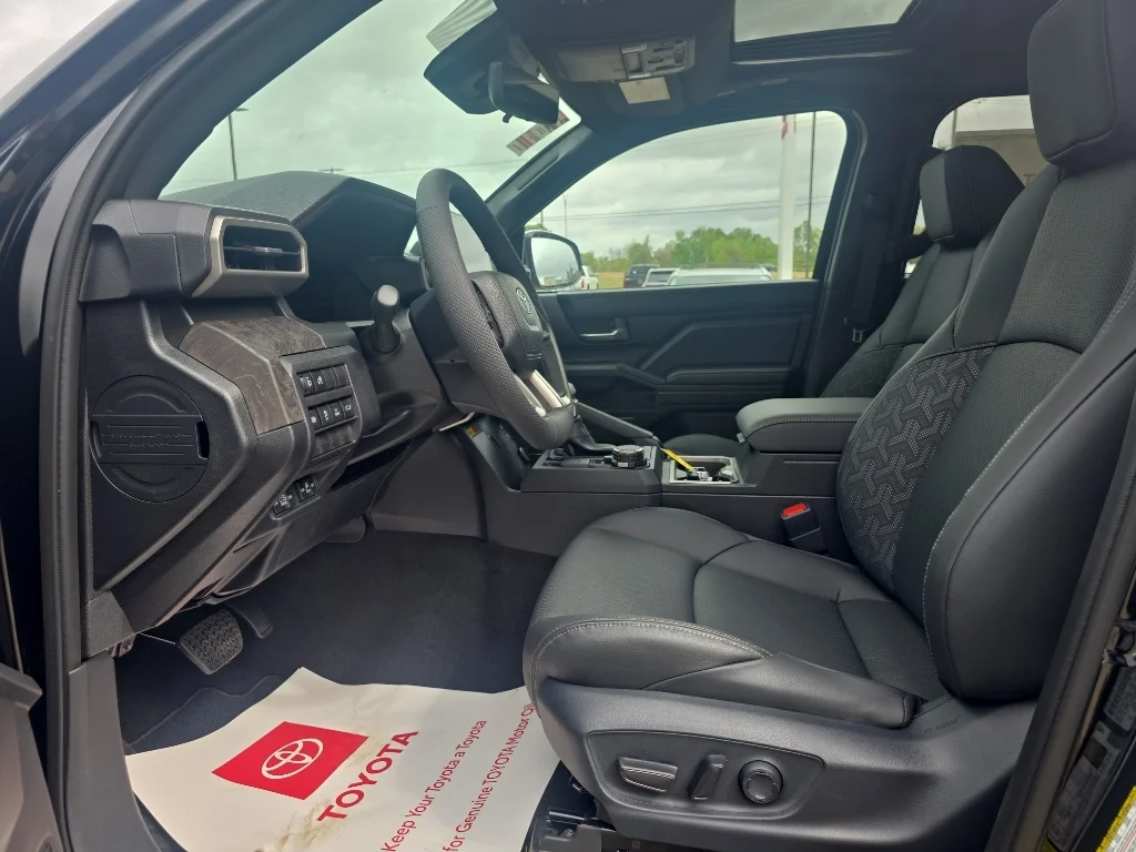 2026 Toyota Tacoma Limited - Photo 8